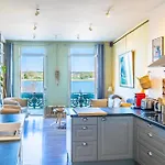 Maison De En Bord De Seine A *