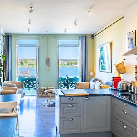 Maison De En Bord De Seine A *