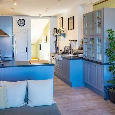 Maison De En Bord De Seine A *